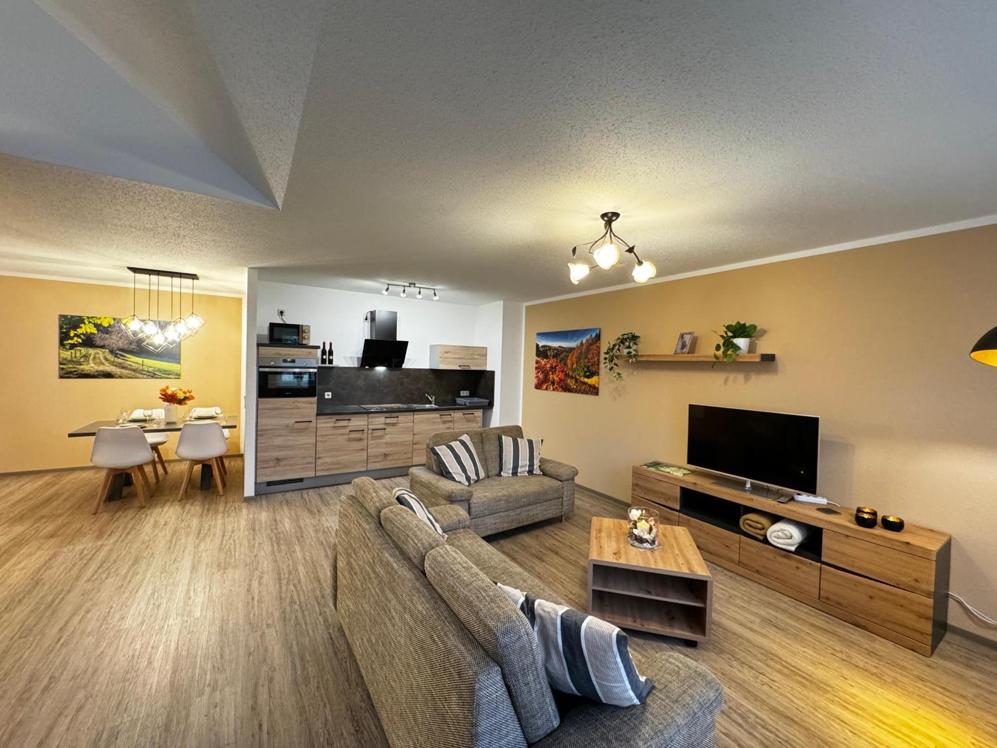 Galerie-Ferienwohnung "Im Schindlershof" - Zentral Und Ruhig Айбенщок Екстериор снимка